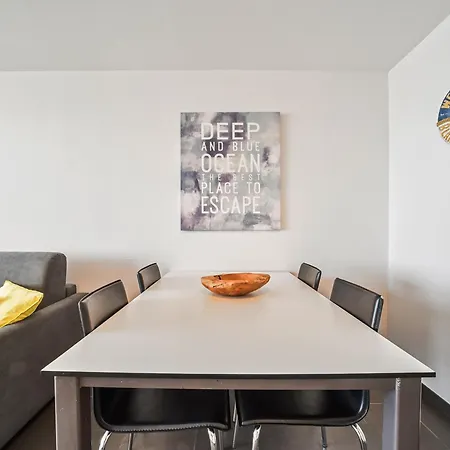 Spacious With Sea View Apartment